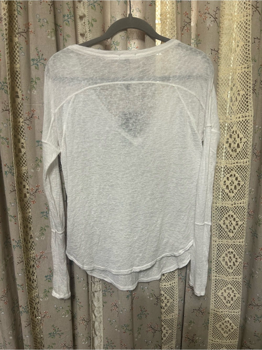 Rails White Sheer Slub Knit V-Neck Long Sleeve Tee Made in USA XS NWT - Picture 4 of 4